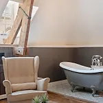 מלון Boetiekhotel Ons Oude Raadhuis